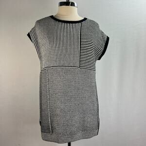 ST. JOHN Sz P US 2 Women's Black White Pullover Poncho Sweater